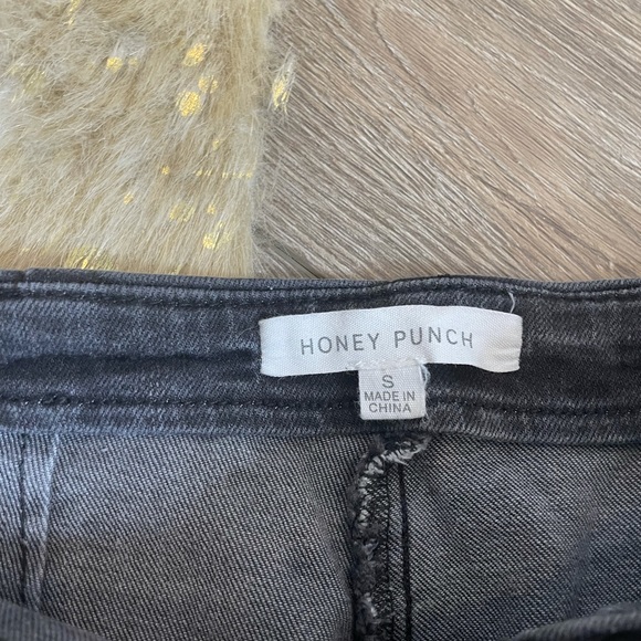 Honey punch high rise zipper fly black flare jeans - Picture 5 of 7